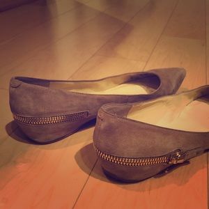 Ivanka Trump - Suede Flats